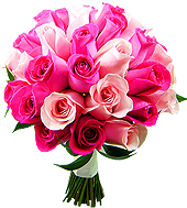 Delicado bouquet de noiva em tons de rosa e pink, confeccionado com rosas importadas em estilo redondo.