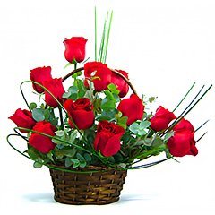 Tradicional cesta com quinze rosas vermelhas importadas