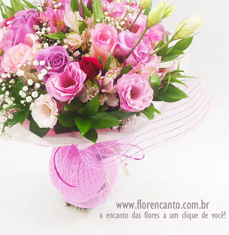 Buquê Encantador de Flores Mistas em Tons de Rosa e Lilás