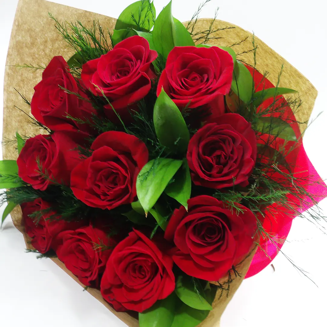 Buquê romântico de rosas colombianas, símbolo de amor e paixão