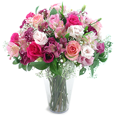 Um maravilhoso mix de flores nobres e frescas (rosas, lisianthus e alstroemérias) para alegrar qualquer cantinho especial. Uma linda demonstração de carinho! 