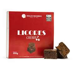 Caixa com 9 deliciosos pães de mel embebidos com licor de cereja.