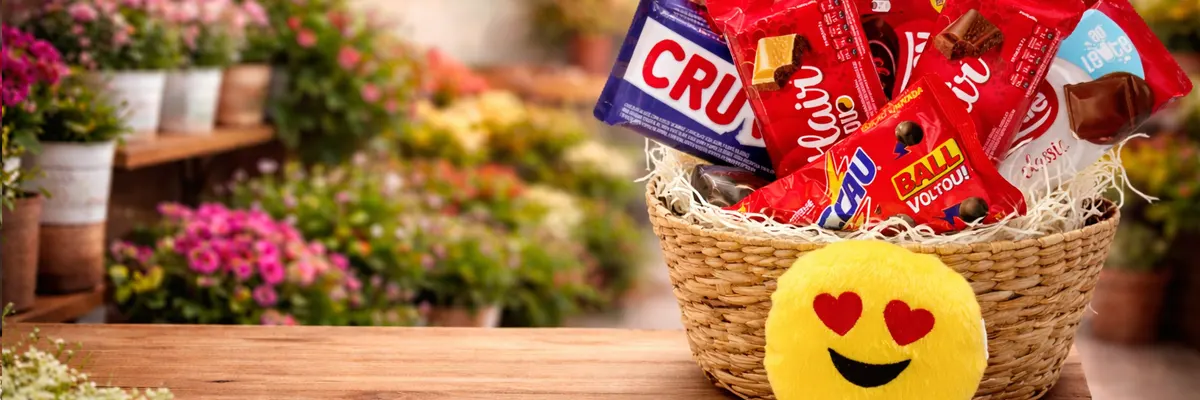 Floricultura com presentes românticos e arranjos